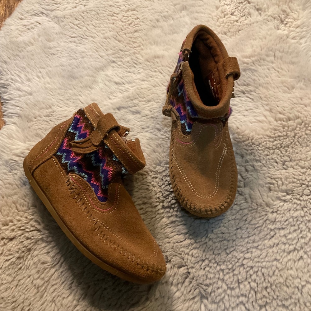 Minnetonka‎ Aspen Size 1 Bootie Leather Kids Ankle Brown Suede Kids
